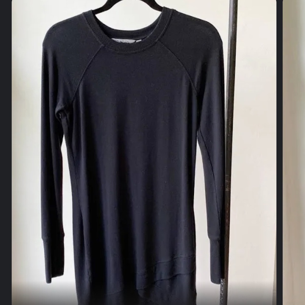 Athleta black tunic sweater